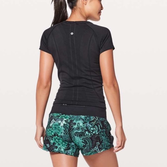 lululemon athletica Pants - Lululemon run times Shorts memoir multi green 2